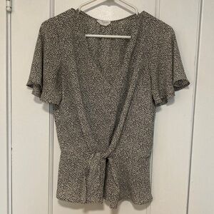 Black and tan cheetah print V neck